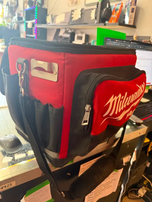 Milwaukee Tool 16-Inch PACKOUT Tool Bag