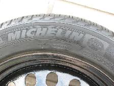 MICHELIN 215/55R17 GreenX Studless Snow Tires with Rims - Photo 3