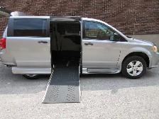WHEELCHAIR VAN ADAPTE, 2019 GRAND CARAVAN- EXCELLENT CONDITION. - Photo 2