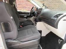 WHEELCHAIR VAN ADAPTE, 2019 GRAND CARAVAN- EXCELLENT CONDITION. - Photo 5