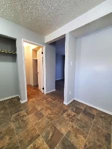 3 bedroom Townhouse - AVAILABLE NOW - Photo 5