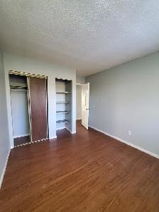 3 bedroom Townhouse - AVAILABLE NOW - Photo 6