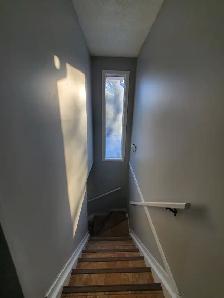 3 bedroom Townhouse - AVAILABLE NOW - Photo 7