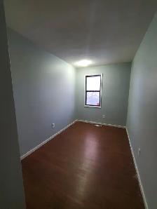 3 bedroom Townhouse - AVAILABLE NOW - Photo 8