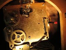 Bulova Mantle Clock made in Germany - 3-hole manual wind - Photo 4