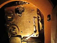 Bulova Mantle Clock made in Germany - 3-hole manual wind - Photo 5