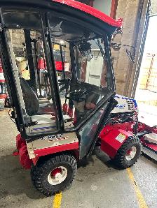 Ventrac 4500Y - Mower and Snow Removal - Attachments included - Photo 3