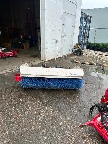 Ventrac 4500Y - Mower and Snow Removal - Attachments included - Photo 5