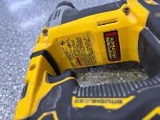 Dewalt DCH172 5/8" Rotary Hammerdrill Tool Only - Photo 4