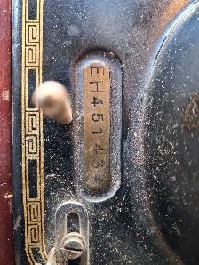 Antique Singer sewing machine - Photo 3