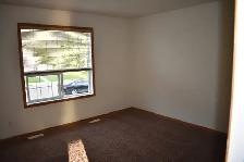 3 Bedroom Upper Duplex in Red Deer Waskasoo Area For Rent - Photo 3