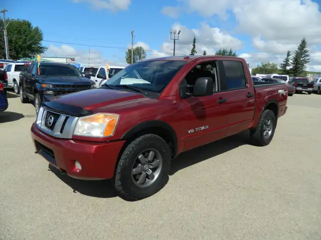 2013 Nissan Titan 4x4 with pro x4 package