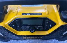 Dewalt Jobsite BT Speaker/Radio - Photo 2