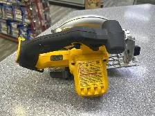 Dewalt DCS391 20V 6 1/2" Circular Saw Tool Only - Photo 3