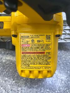 Dewalt DCS391 20V 6 1/2" Circular Saw Tool Only - Photo 4