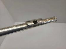 Jupiter JFL-507 flute w/carrying case - Photo 4
