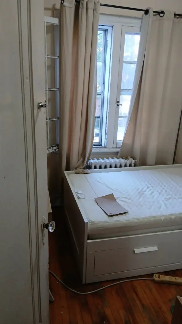 small room 450/month