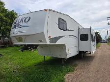 Gulf Stream Mako Fifth Wheel - Photo 2