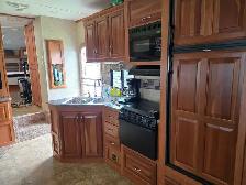 Gulf Stream Mako Fifth Wheel - Photo 4