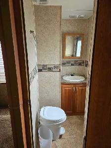 Gulf Stream Mako Fifth Wheel - Photo 7