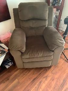 Like new recliner chair - Photo 2