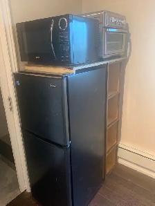 Bachelar/Lge Room with kitchenette and bath@Wilson Subway Stn - Photo 4