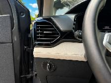 2025 Volkswagen Taos Trendline AWD - Photo 24