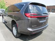 WHEELCHAIR VAN ADAPTE, 2023 CHRYSLER PACIFICA TOURING - Photo 11