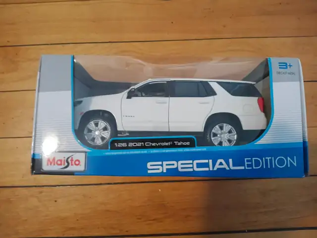 2021 CHEVROLET TAHOE WHITE 1/26 DIECAST MODEL CAR BY MAISTO