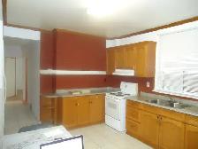 Furnished 1st Flr Bedrm Sept 1, near Bloor/Dufferin Subway Statn - Photo 3