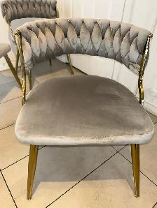 Quatre chaises en excellent état - Photo 3