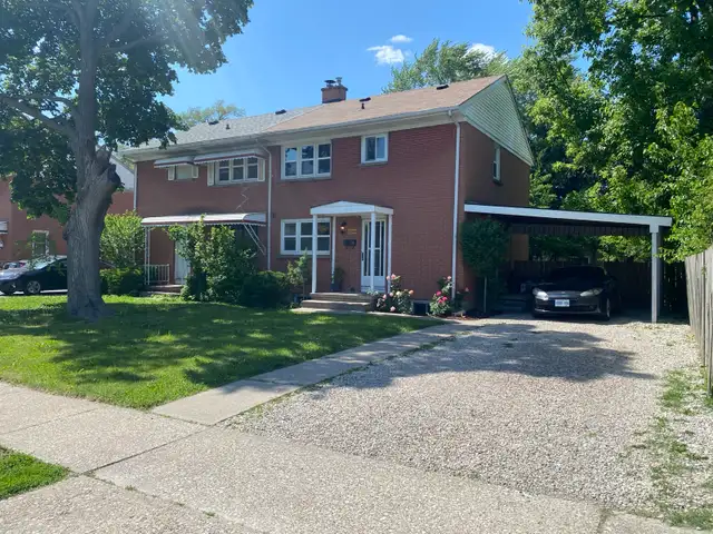 ROOM FOR RENT (minutes from university)