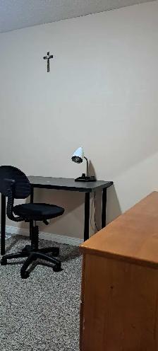Camrose Room for Rent - Photo 4