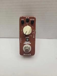Mooer Pure Octave Pedal