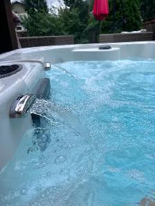 8 seater hot tub - Photo 5