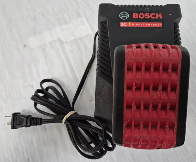 (N9749917) Bosch BC660 18V Battery and Charger
