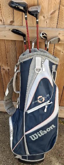 Women's Wilson golf bag and Northwestern clubs