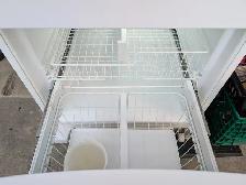 Clean and spacious top-freezer refrigerator in good condition - Photo 3