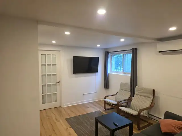 Appartement 4 et demie disponible - 4 and a half apartment avail