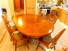 Oak Dining Table w/ 6 Chairs