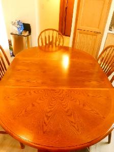 Oak Dining Table w/ 6 Chairs - Photo 4