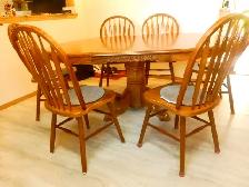 Oak Dining Table w/ 6 Chairs - Photo 6