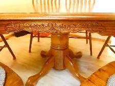 Oak Dining Table w/ 6 Chairs - Photo 7
