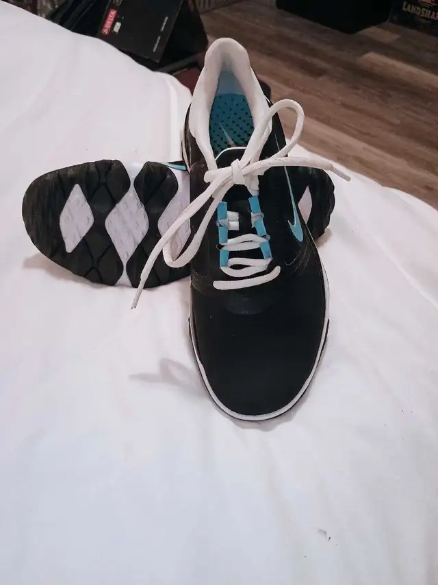 Nike Women's FI Impact golf shoes size 7