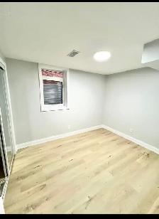 2-Bedroom Legal Walkout Ravine-view Basement Apartment - Photo 2