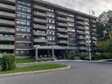 Condo de Luxe 3 1/2 830p.ca, MEUBLÉ à louer,1188 charge$ - Photo 2