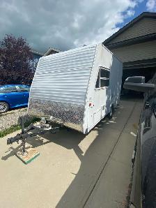Travel Trailer - Photo 2