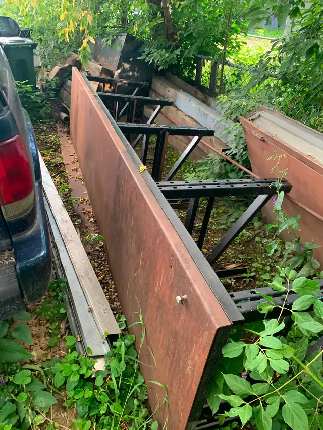 FREE HEAVY WORK BENCH