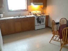 student room for rent-close to university and mall - Photo 5