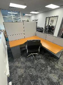 PREMIUM OFFICE CUBICLES & WORKSTATIONS — IN STOCK! - Photo 4